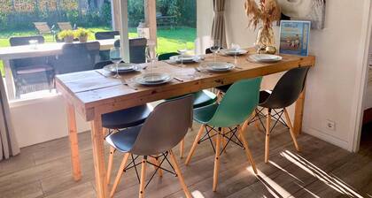Home in Sint Maartenszee With Veranda