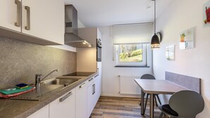 茶具/咖啡用具、冰箱、烤箱、炉灶