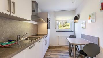 Refrigerador, horno, placa de cocina, lavavajillas