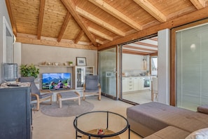 Family House, 2 Bedrooms, Fireplace (Apartment Jakara 4) | Interior