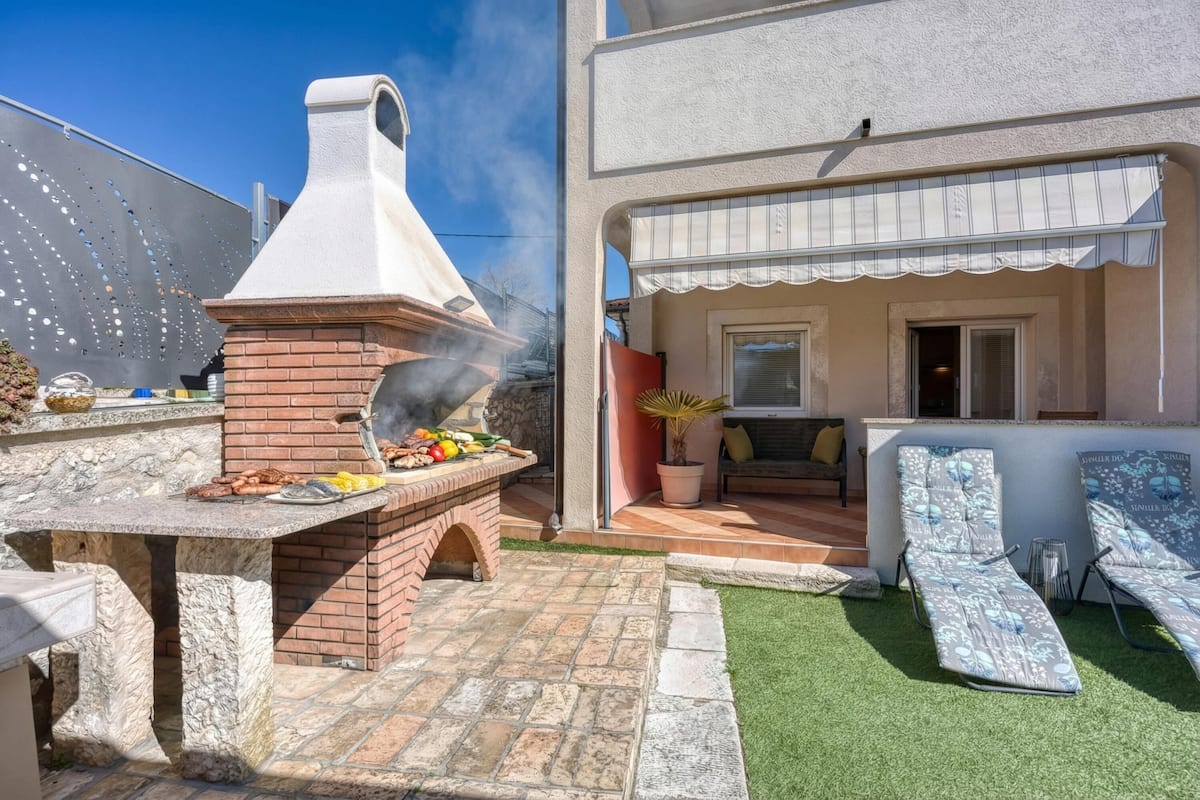 Estudio familiar, microondas (Apt Jakara 1 - Terrace & BBQ) | Área de parrilladas y picnic