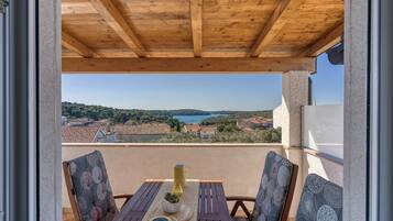 Apartemen Keluarga, 1 kamar tidur (Apartment Jakara 3) | Tempat makan outdoor