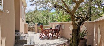 Small Holiday Home Jakara 5