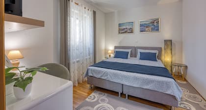 Small Holiday Home Jakara 5