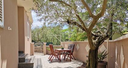 Small Holiday Home Jakara 5