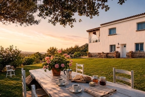 Standard Apartment, Multiple Bedrooms (Dimora Ambra) | Outdoor dining