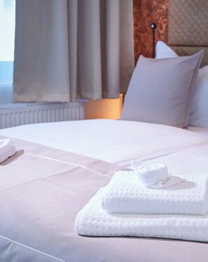 Family Suite, Balcony | In-room safe, blackout drapes, iron/ironing board, free WiFi - Hotel 53 Nord (Brake)
