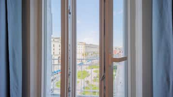 Appartamento familiare, balcone, vista città | Insonorizzazione, ferro/asse da stiro, Wi-Fi gratuito