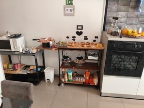Free daily continental breakfast  - Luz de Salento B&B (Lecce)