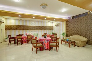 Restaurant - Fabhotel B Stays (Gurugram)
