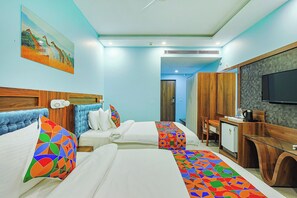 1 bedroom, Egyptian cotton sheets, premium bedding, in-room safe