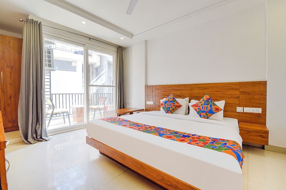 Egyptian cotton sheets, premium bedding, in-room safe, free WiFi