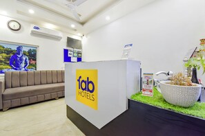 Reception - Fabhotel Namami (Rishikesh)