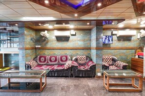 Lobby sitting area - Fabhotel I Residency (Bengaluru)