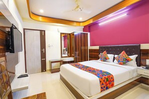 华丽客房 | 埃及棉床单、高档床上用品、客房内保险箱、免费 WiFi