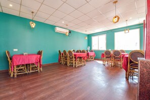 Restaurant - Fabhotel Aarogya Residency (Rishikesh)