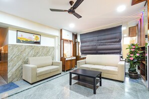 Área de estar no saguão