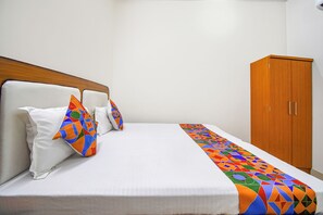 Egyptian cotton sheets, premium bedding, in-room safe, free WiFi - Fabhotel Jayaditya Palace (Ayodhya)