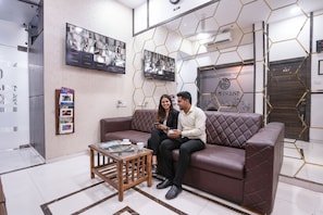 Siddeområde i lobbyen