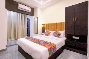 Egyptian cotton sheets, premium bedding, free WiFi, bed sheets - Fabhotel Gateway (Mumbai)