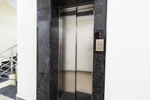Elevator - Fabhotel Dlf Inn (Hyderabad)