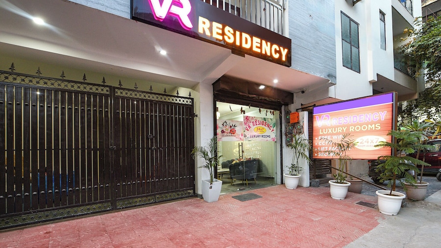Fabhotel Vr Residency