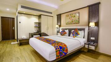 Egyptian cotton sheets, premium bedding, in-room safe, free WiFi