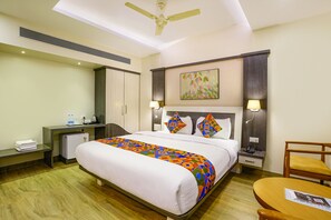 Egyptian cotton sheets, premium bedding, in-room safe, free WiFi - Fabhotel Prestige (Guirim)