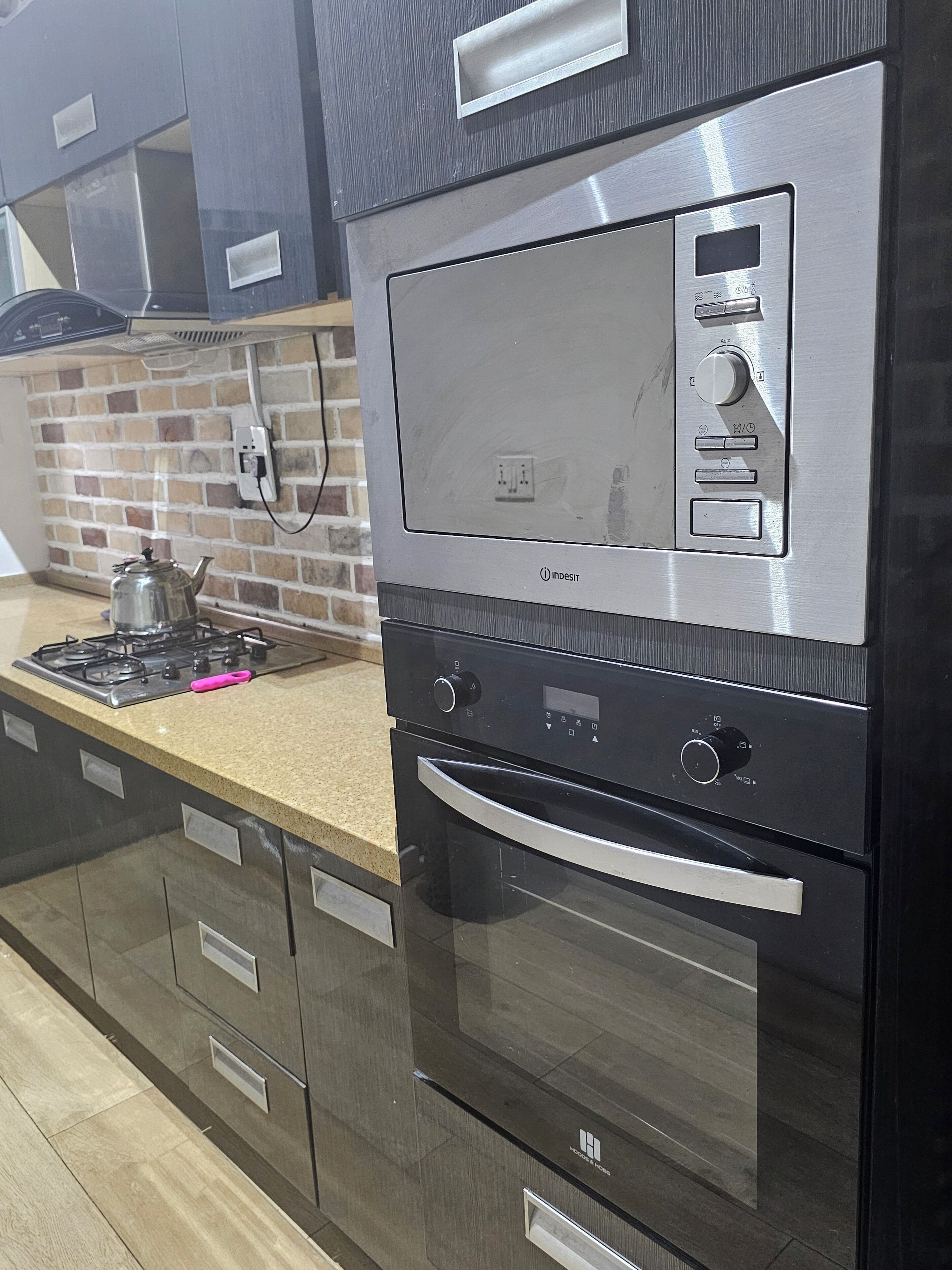 Micro-ondes, four, plaque de cuisson