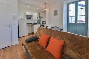 Uklassifisert bilde, 3 av 7, knapp