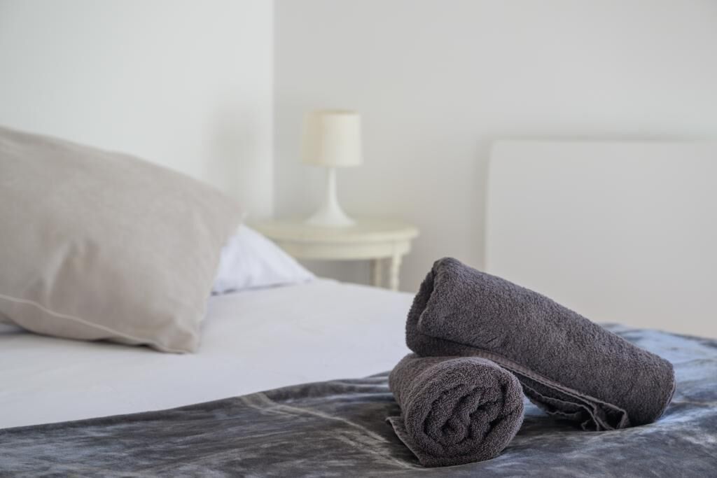 2 bedrooms, desk, iron/ironing board, travel crib