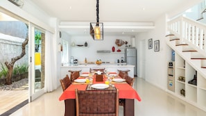 Villa, 3 habitaciones, vista a la alberca | Comedor