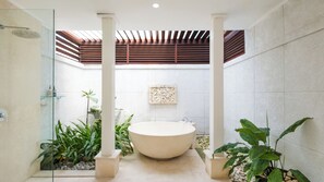 Villa, 3 chambres, vue piscine | Salle de bain