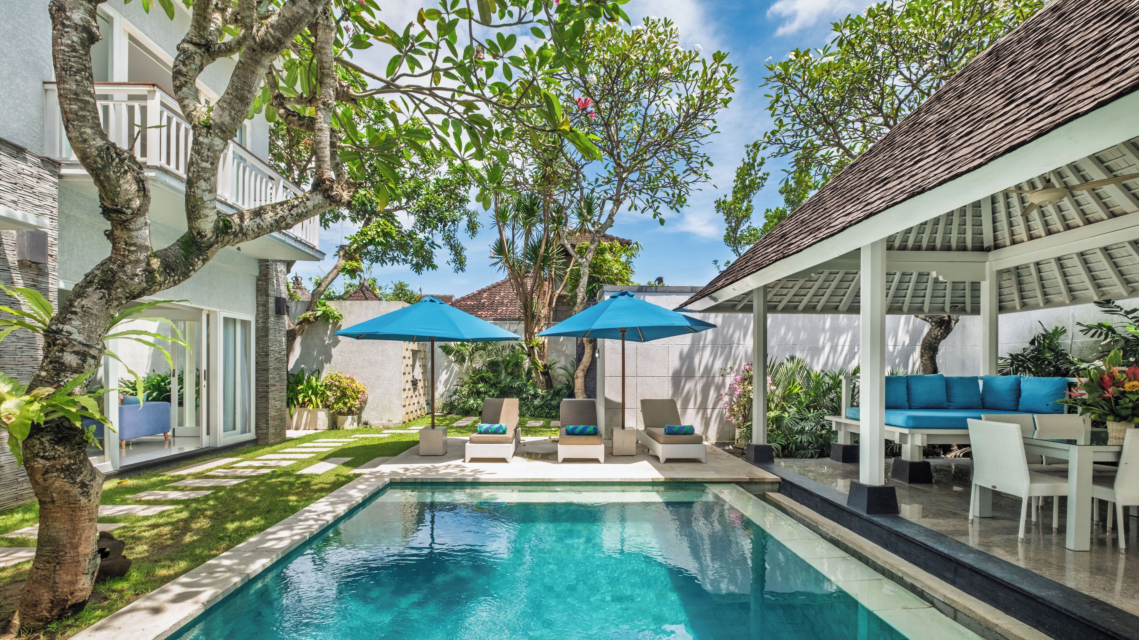 حمّام سباحة خارجي