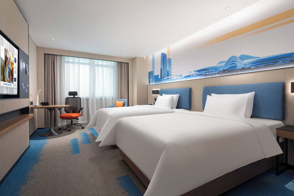 Superior Double or Twin Room, 2 Double Beds | Premium bedding, memory foam beds, minibar (free items), WiFi (free)