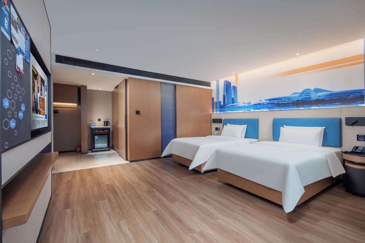 Comfort Double or Twin Room, 2 Double Beds | Premium bedding, memory foam beds, minibar (free items), WiFi (free)