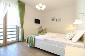 3 bedrooms, Internet, bed sheets - Elegant villa with private pool in Bale (Bale)