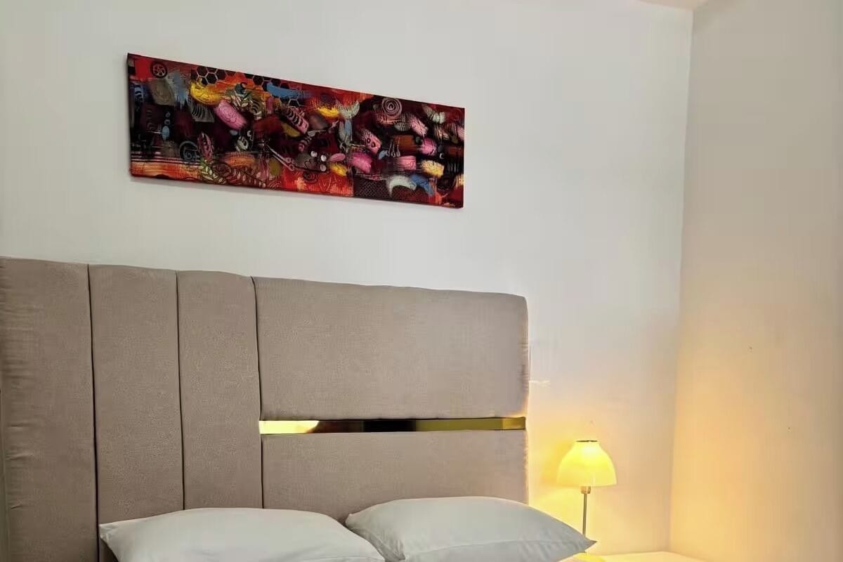 Suite estudio Confort, 1 cama de matrimonio, vistas a la ciudad | Ropa de cama hipoalergénica y edredones de plumas