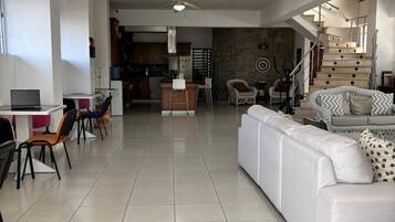 Comfort Studio Suite, 1 Queen Bed, City View | Terrace/patio