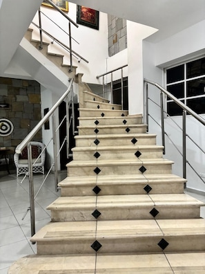 Smart TV 43 pulgadas con canales de televisión digitales