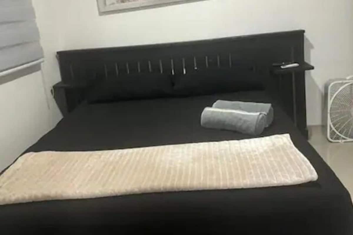 Comfort Studio Suite, 1 Queen Bed, City View | Bathroom | Shower, hair dryer, heated floors, towels