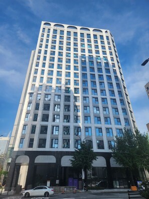 Exterior - A center of Seoul, a new building and a house with a high-rise view (Seoul)