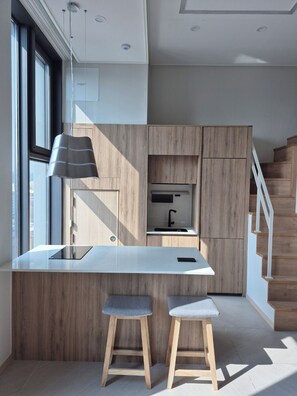 Private kitchen - A center of Seoul, a new building and a house with a high-rise view (Seoul)