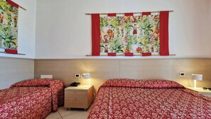 1 bedroom, iron/ironing board, Internet, bed sheets - Seaside escape apartment with pool view (Bibione)