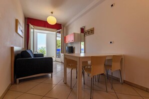 Dining - Seaside escape apartment with pool view (Bibione)