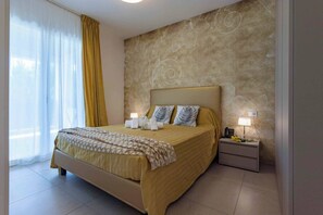 1 bedroom, iron/ironing board, Internet, bed sheets - Modern apartment with stunning seaview terrace (Bibione)