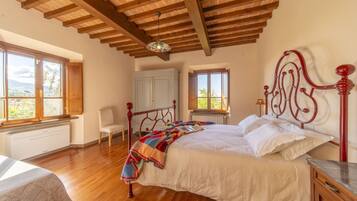 4 camere, ferro/asse da stiro, culla da viaggio, Wi-Fi gratuito