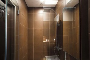 Superior Studio | Bathroom - Le Marais Sicile (Paris)