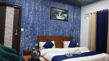 Deluxe Double Room | Free WiFi