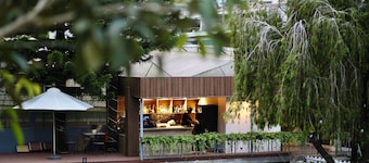 DD 호스피탈리티 - 메이 바흐 다 랏